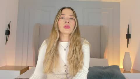 Chloe online show from April 17, 12:18 pm