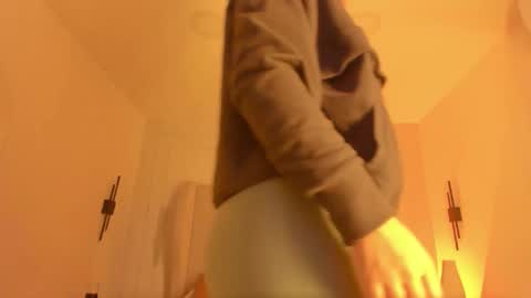 Chloe online show from January 13, 10:34 am