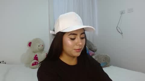 chloe_dolce online show from October 25, 10:43 pm