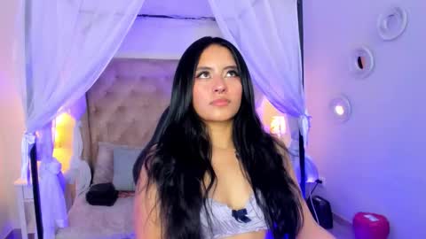 Chloe online show from March 5, 5:11 pm