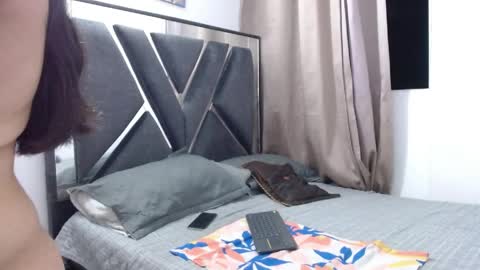 Chloe and Danna online show from May 9, 2:17 am