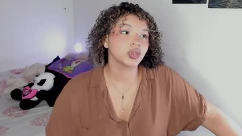 chloe_kisses online show from March 31, 12:05 pm