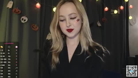  Chloe  online show from October 25, 7:25 pm