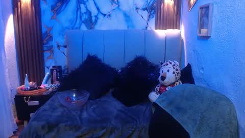 chloe_smith5 online show from March 14, 5:06 pm