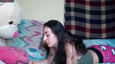 Snapshot of chloe_vahos chatting on January 24, 11:56 pm Chloe online show from January 24, 11:56 pm
