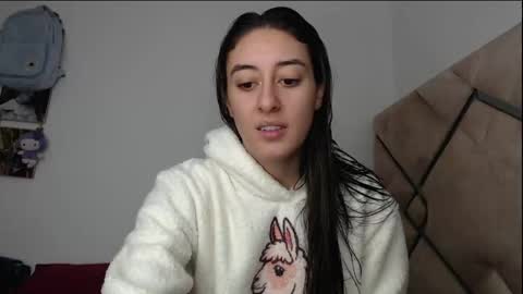 Chloe  online show from January 5, 7:39 pm