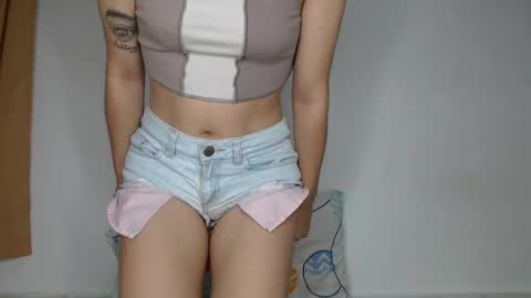 Snapshot of chloe_vahos chatting on September 15, 9:05 pm Chloe online show from September 15, 9:05 pm