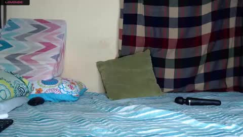 Snapshot of chloe_vahos chatting on February 20, 8:14 pm Chloe online show from February 20, 8:14 pm
