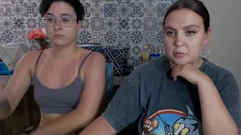 Snapshot of chloe_x_ chatting on February 16, 8:54 am Eva and Sandra online show from February 16, 8:54 am