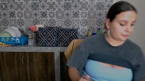 Snapshot of chloe_x_ chatting on February 21, 5:09 pm Eva and Sandra online show from February 21, 5:09 pm