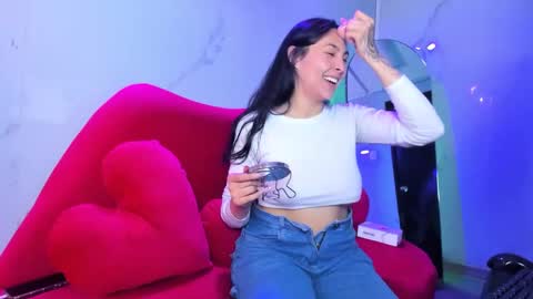 ChloeeThompson online show from September 23, 2:05 am