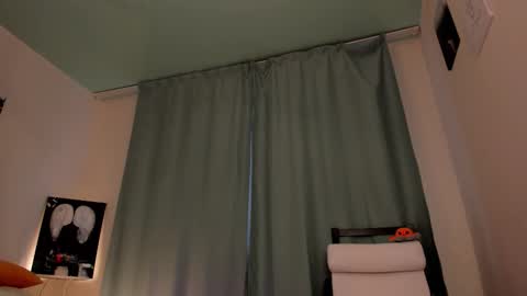 Chloe online show from October 20, 12:43 pm