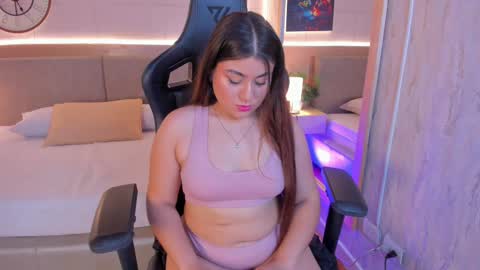 Chloee online show from September 22, 12:42 pm