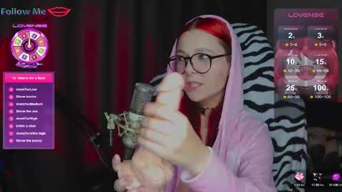 Chloe online show from October 3, 4:04 pm