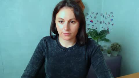 Chloe online show from October 6, 2:24 pm