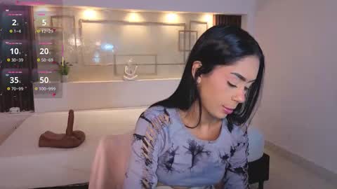 Chloe Moon online show from October 20, 1:05 pm