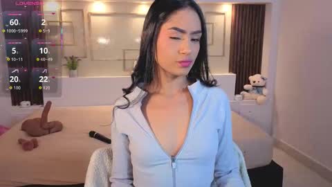 Chloe Moon online show from October 27, 1:11 pm