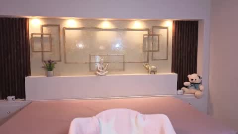 Chloe Moon online show from November 2, 12:05 pm