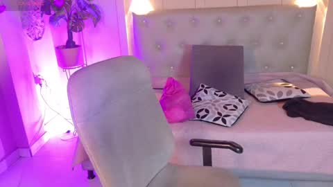 Snapshot of chloerossee chatting on September 13, 1:52 am Chloe rosse online show from September 13, 1:52 am