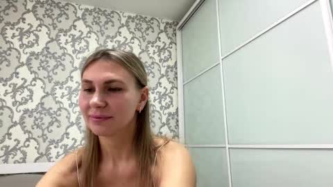 Chloe online show from October 15, 5:00 am