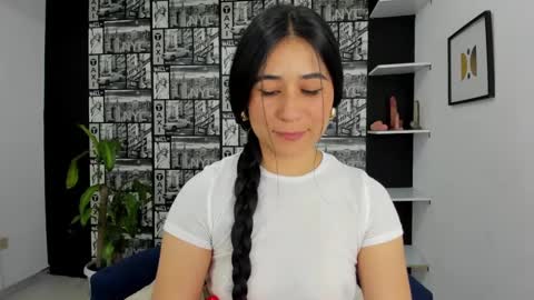 Snapshot of chloeturner_ chatting on February 19, 4:00 pm ChloeTurner online show from February 19, 4:00 pm