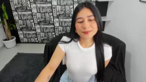 Snapshot of chloeturner_ chatting on February 4, 11:27 am ChloeTurner online show from February 4, 11:27 am