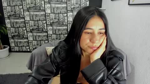 Snapshot of chloeturner_ chatting on February 6, 3:52 pm ChloeTurner online show from February 6, 3:52 pm