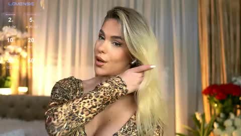 Chloe online show from April 18, 9:04 pm