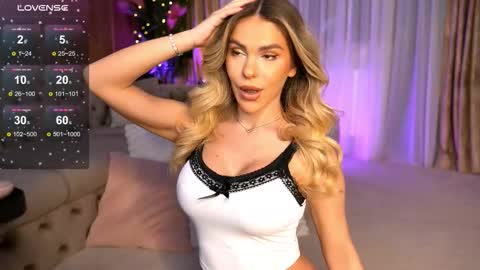 Chloe online show from December 18, 9:54 pm