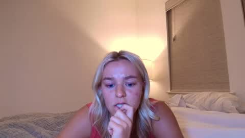 Chloe Babe online show from July 4, 7:23 am