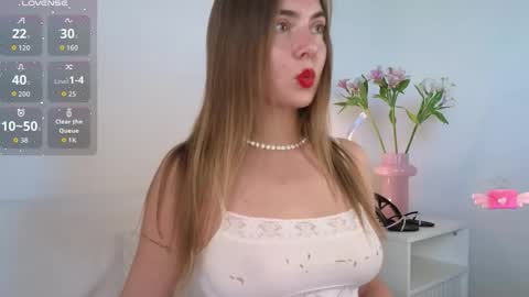 chloi_hes online show from September 15, 12:06 pm