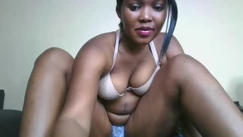 Snapshot of choco_baeb chatting on February 13, 3:35 pm nei online show from February 13, 3:35 pm