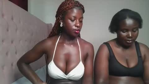 Snapshot of chocolate_iva chatting on September 10, 1:56 pm Iva online show from September 10, 1:56 pm