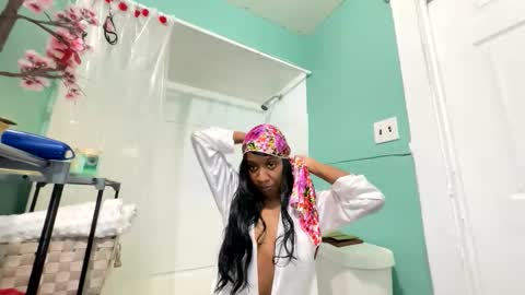 chocolatetoez online show from March 10, 1:21 am