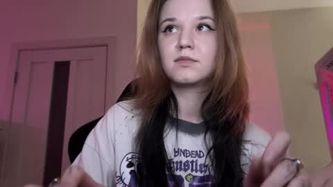 Lissa online show from April 18, 8:42 pm