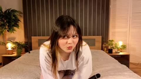 Cassandra online show from April 25, 4:25 am