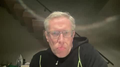 Snapshot of choupipat1 chatting on March 2, 9:32 pm choupipat1 online show from March 2, 9:32 pm