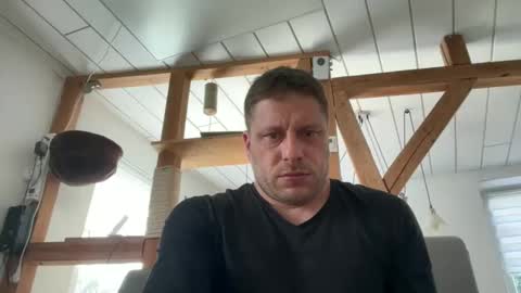 Chris online show from April 7, 9:00 am