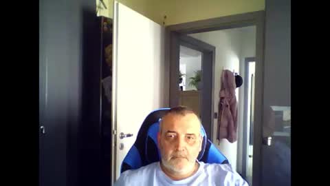 Chris online show from July 4, 9:02 am