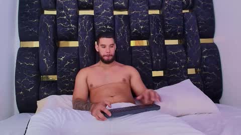 Chris B online show from November 24, 7:12 pm