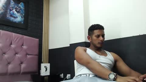 chris_dick23 online show from February 13, 4:11 am