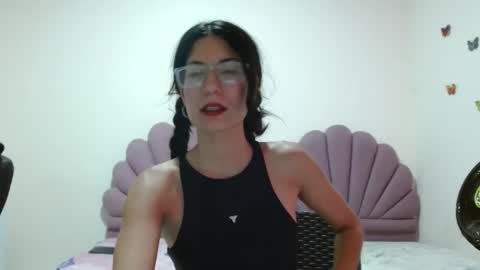 Snapshot of chris_gil785 chatting on January 7, 3:46 am Christal Gil online show from January 7, 3:46 am