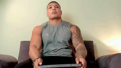 Chriz online show from February 14, 8:05 pm