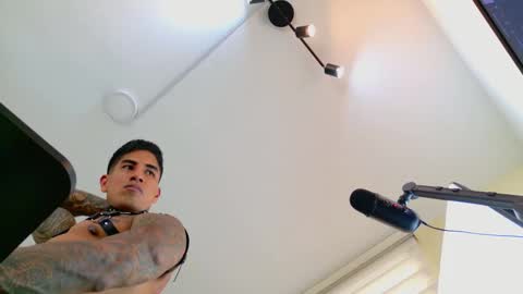 chris reilly online show from December 14, 8:15 pm