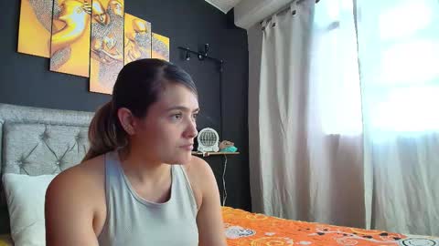 Yarixa online show from October 4, 8:50 pm