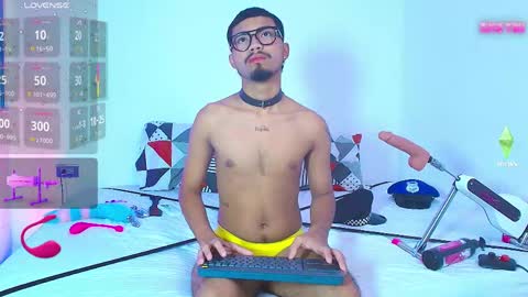 chris_starx online show from April 12, 4:05 am