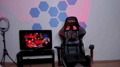 Chris Tyson online show from December 18, 9:48 am