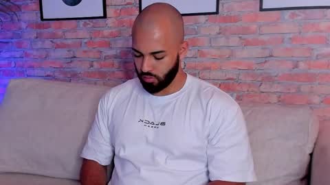 Chris Varden online show from April 11, 2:43 pm