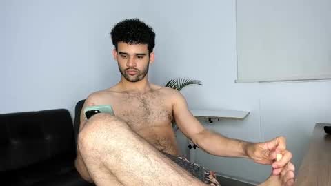 Im Chirs IM MODEL INDEPENDT online show from November 10, 2:47 am