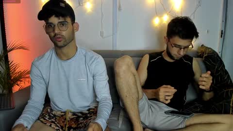 Snapshot of chrisandrew_ chatting on January 14, 3:11 am Im Chirs IM MODEL INDEPENDT online show from January 14, 3:11 am